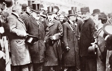 Rey Eduardo VII y el Príncipe de Gales en Epsom, 1909